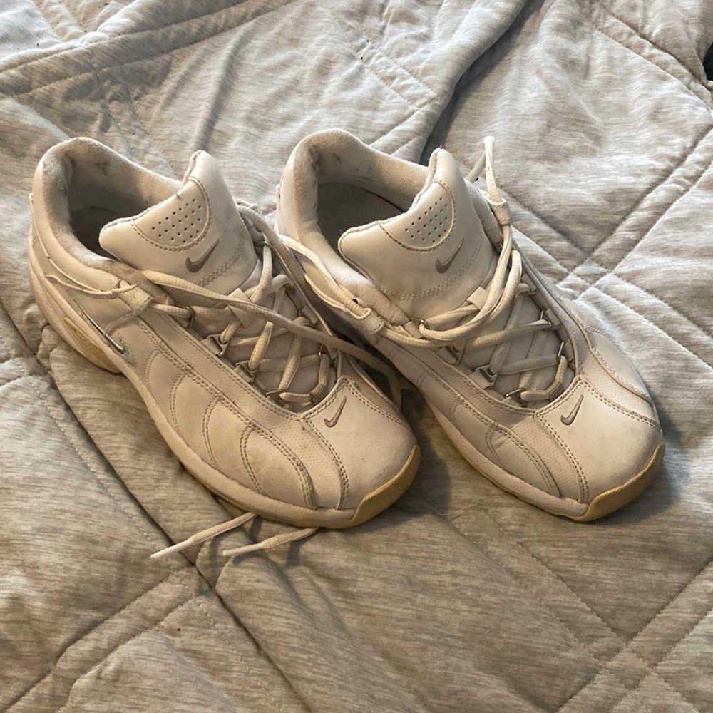 Women’s Nike tennis shoes.